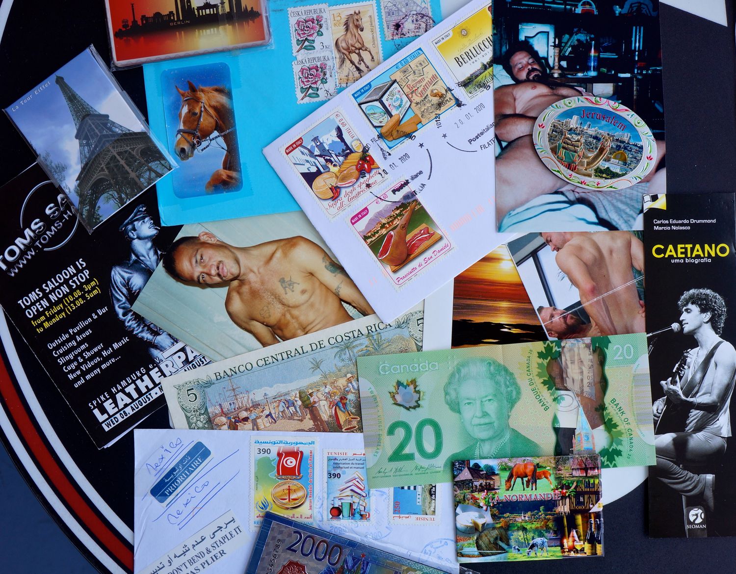 Cartas van y cartas se vienen